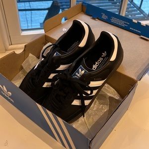 Adidas brand new black and white Samba